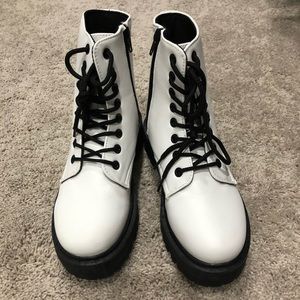 White combat boots sz 6- never worn